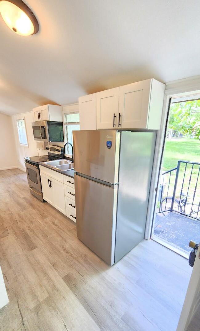 2554 Third St in Ft. Myers, FL - Building Photo - Building Photo