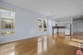 13020 Pacific Promenade in Los Angeles, CA - Building Photo - Building Photo