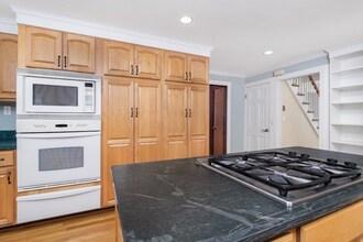 445 Glen Rd in Weston, MA - Building Photo - Building Photo