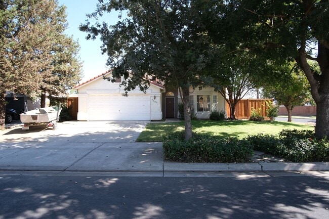 3450 Buenaventura Dr in Ceres, CA - Building Photo - Building Photo