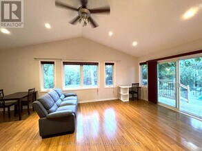 1339 Pinegrove Rd in Oakville, ON - Building Photo - Building Photo