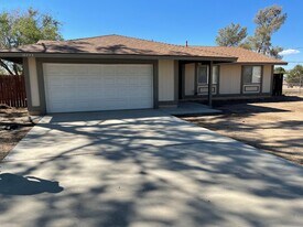 10246 Arroyo Ave in Hesperia, CA - Building Photo