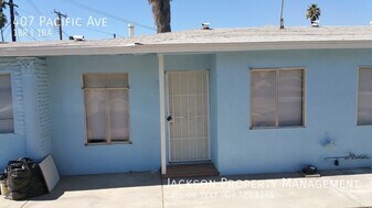 407 Pacific Ave in Riverside, CA - Building Photo