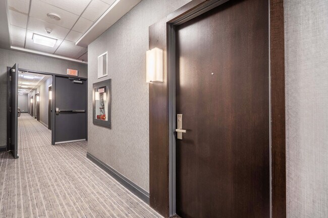 65 Speers Rd in Oakville, ON - Building Photo - Building Photo