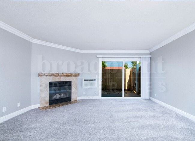 1075 N Escondido Blvd in Escondido, CA - Building Photo - Building Photo