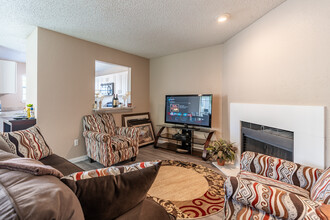 Wexford Townhomes in Duncanville, TX - Building Photo - Interior Photo