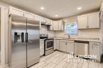 909 Layton Way in Columbia, SC - Building Photo - Building Photo