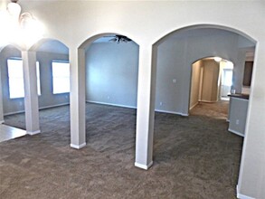 912 Curry St in Baytown, TX - Building Photo - Building Photo