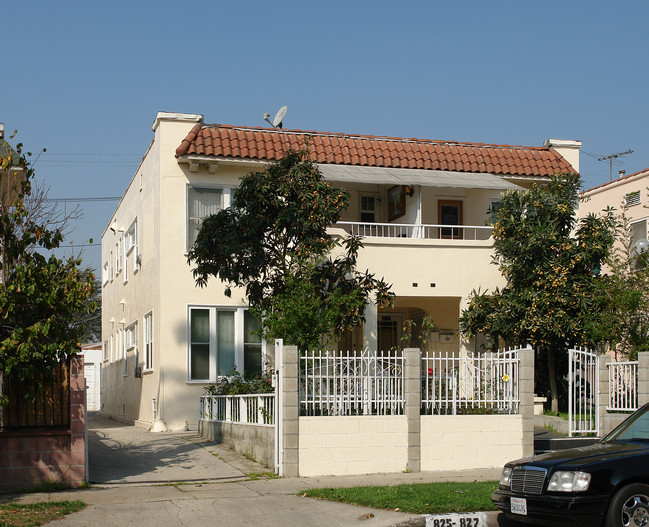 825 N Heliotrope Dr in Los Angeles, CA - Building Photo - Building Photo