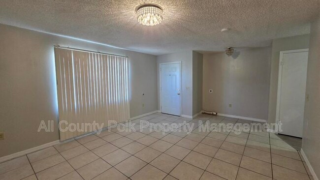 2336 Chestnut Hills Dr in Lakeland, FL - Building Photo - Building Photo