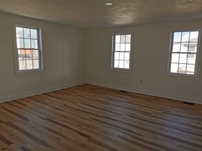 11 Willet St, Unit 11B in Quincy, MA - Foto de edificio - Building Photo