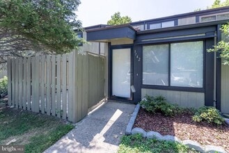3142 Babashaw Ct in Fairfax, VA - Building Photo - Building Photo