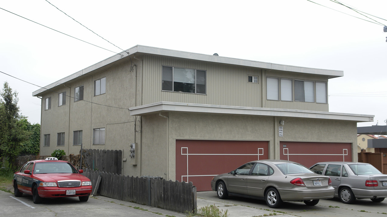 888 W Sunset Blvd in Hayward, CA - Building Photo