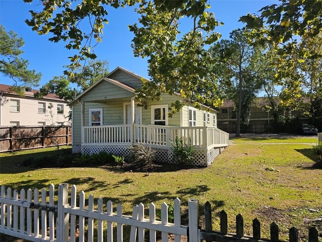 5118 Pine Ave in Pasadena, TX - Building Photo - Building Photo