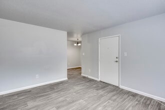 Lafayette Square Apartments in Camden, SC - Foto de edificio - Interior Photo