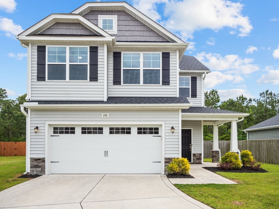 220 Salty Dog Ln in Sneads Ferry, NC - Building Photo