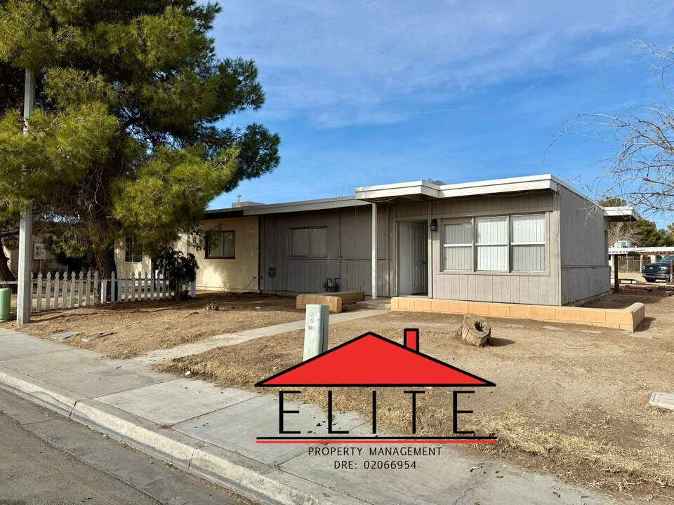 353 N Gold Canyon St in Ridgecrest, CA - Building Photo