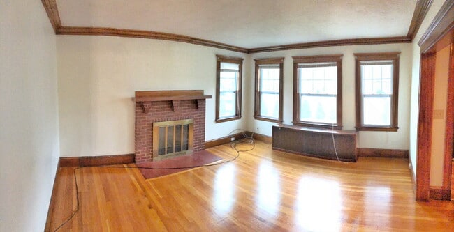 234 Brook Rd in Milton, MA - Building Photo - Building Photo