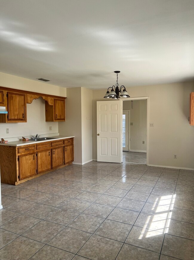 440 Red Rose St in Brownsville, TX - Building Photo - Building Photo