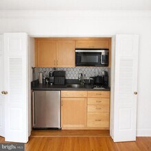 9 Palmer Square W in Princeton, NJ - Building Photo - Building Photo