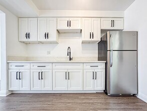 12521 Lakewood Blvd in Downey, CA - Building Photo - Building Photo