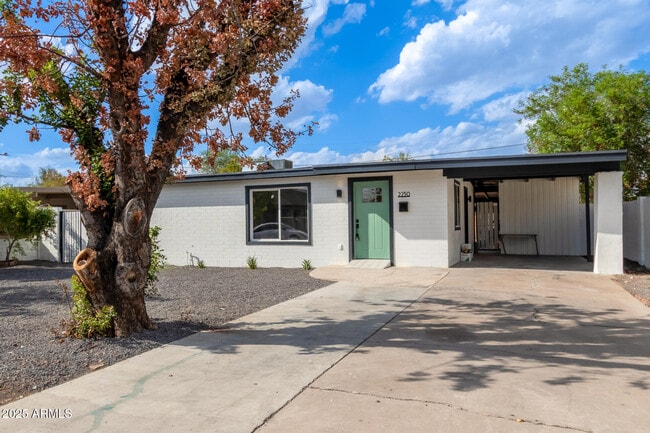 property at 2230 W Cambridge Ave