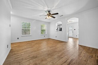 12429 Drummond Dr in Austin, TX - Building Photo - Building Photo