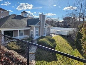 98 Mill St in Woonsocket, RI - Foto de edificio - Building Photo