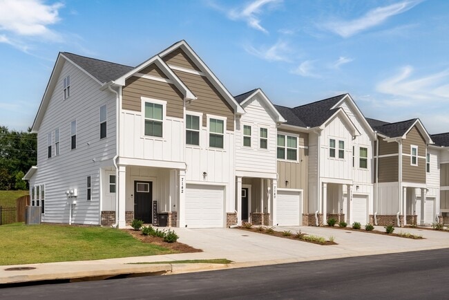 South Pine in Union City, GA - Foto de edificio - Building Photo