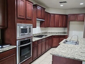 424 Leighton Ct in Roseville, CA - Building Photo - Building Photo