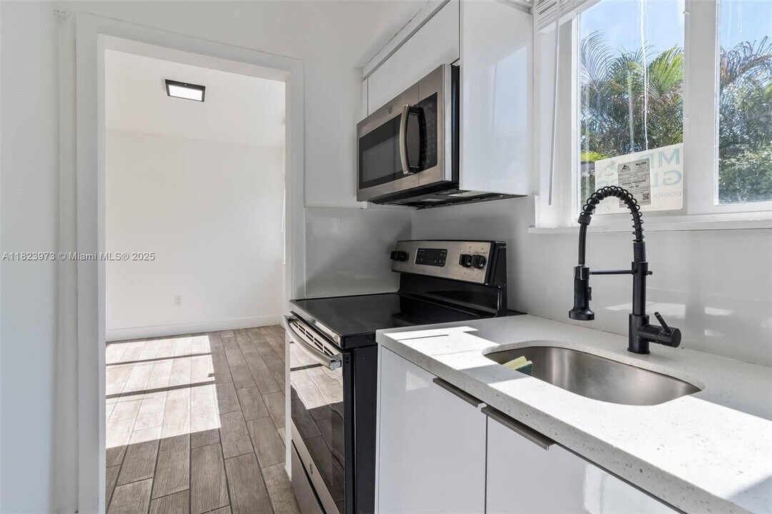 2190 SW 14th Terrace in Miami, FL - Building Photo