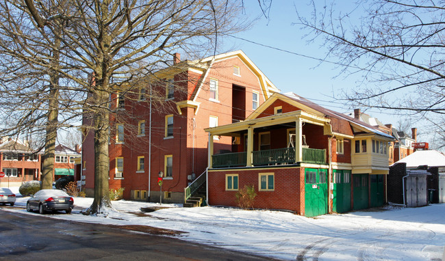 100 Biddle Ave in Pittsburgh, PA - Foto de edificio - Building Photo