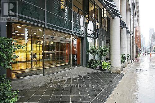property at 1121 Bay St.