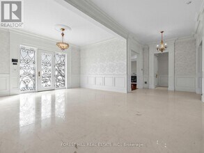 8 Colvestone Rd in Toronto, ON - Building Photo - Building Photo