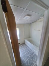 612 4th Ave, Unit 612 4th ave 1st floor in Ford City, PA - Foto de edificio - Building Photo