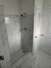 4991 SW 27th Ave in Fort Lauderdale, FL - Building Photo - Building Photo