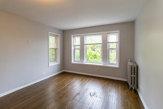 7038 S Chappel Ave in Chicago, IL - Foto de edificio - Building Photo