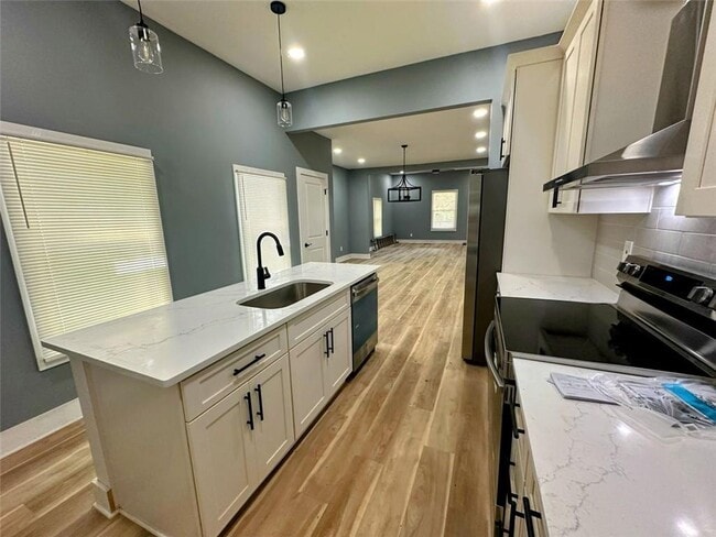 1012 Lawton St SW in Atlanta, GA - Building Photo - Building Photo