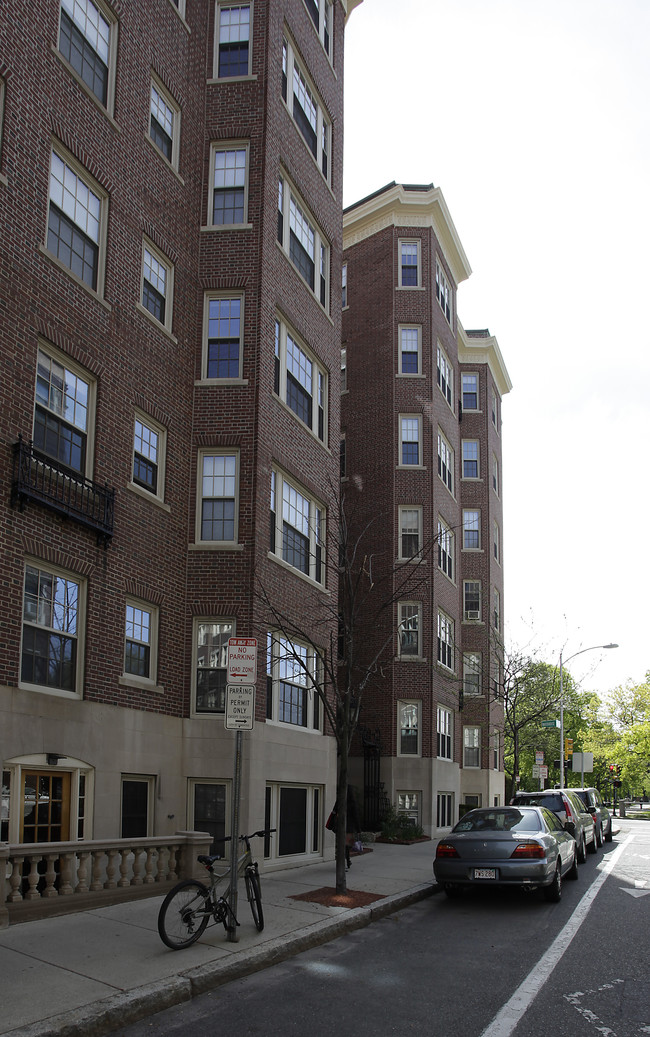 3 Concord Ave in Cambridge, MA - Foto de edificio - Building Photo