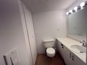 7004 JFK Blvd E in West New York, NJ - Building Photo - Building Photo