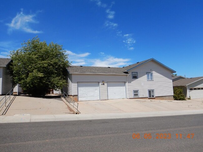 1166 N 19th St in Laramie, WY - Building Photo - Building Photo