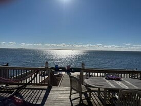 10 Milton Rd in Babylon, NY - Building Photo