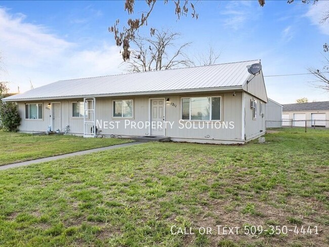 1211 Vandenburg Ave in Moses Lake, WA - Building Photo - Building Photo