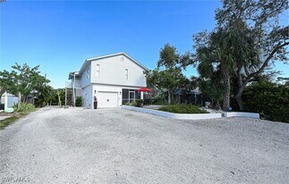 4424 Pine Lake Rd in Bonita Springs, FL - Building Photo