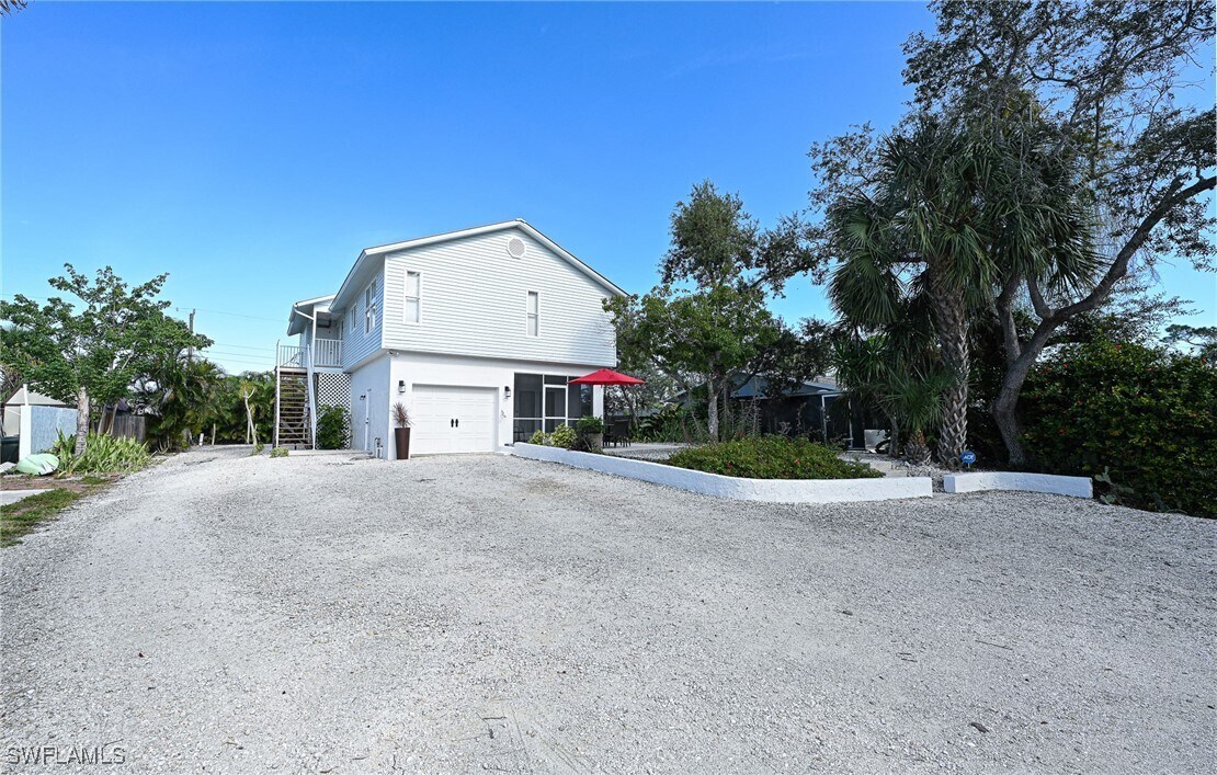 4424 Pine Lake Rd in Bonita Springs, FL - Foto de edificio