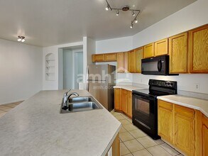 7164 W Glenn Dr in Glendale, AZ - Foto de edificio - Building Photo