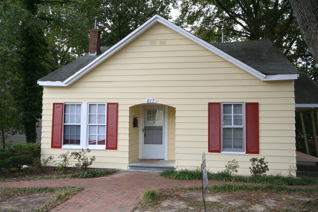 property at 1-813-812 W Knox St