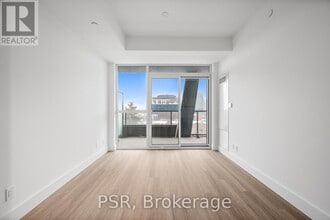 6 Greenbriar Rd in Toronto, ON - Building Photo - Building Photo