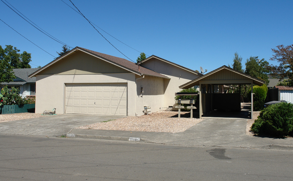 1544 Lynn Ct in Santa Rosa, CA - Building Photo