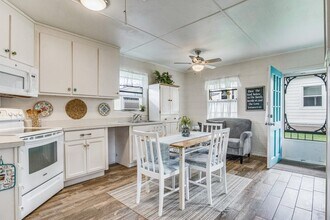 214 Payne Rd-Unit -Guest house in backyard in Pensacola, FL - Building Photo - Building Photo